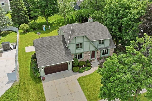 1127 Tenny AVENUE, Waukesha, WI 53186