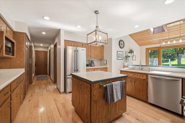 1127 Tenny AVENUE, Waukesha, WI 53186