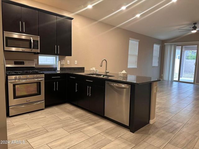3883 E Desert Broom Drive, Chandler, AZ 85286