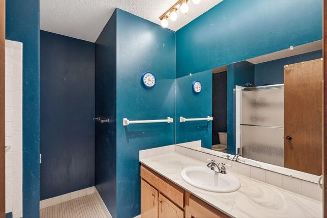 6042 Golden Valley Road, Golden Valley, MN 55422