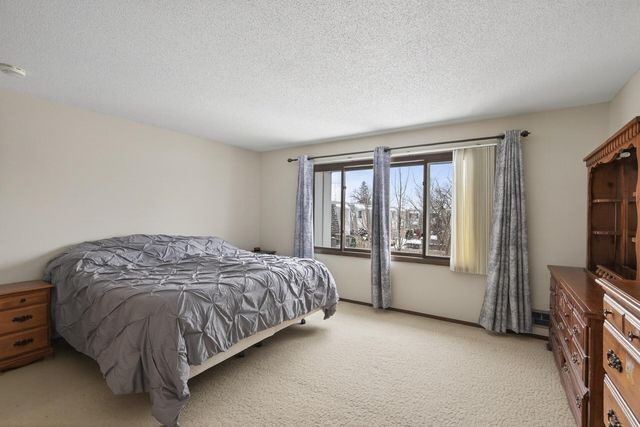 6042 Golden Valley Road, Golden Valley, MN 55422