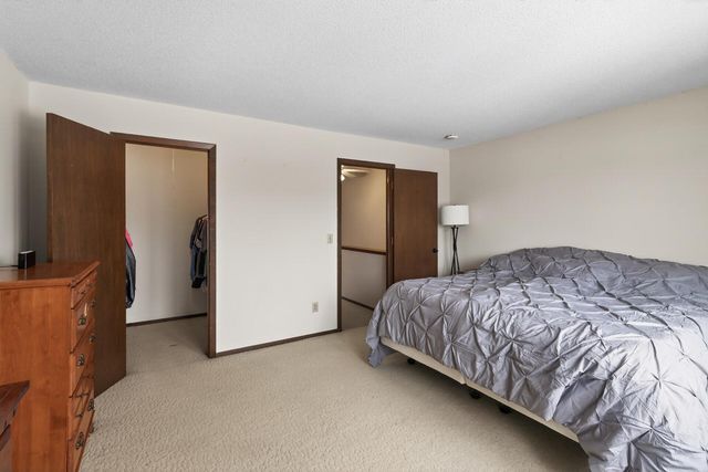 6042 Golden Valley Road, Golden Valley, MN 55422