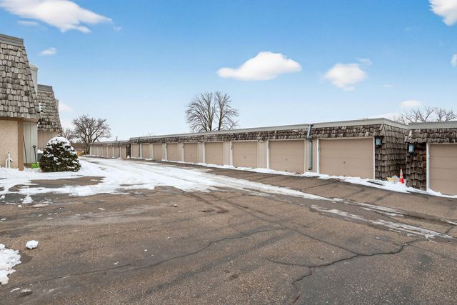 6042 Golden Valley Road, Golden Valley, MN 55422