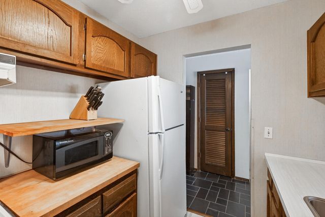 6042 Golden Valley Road, Golden Valley, MN 55422