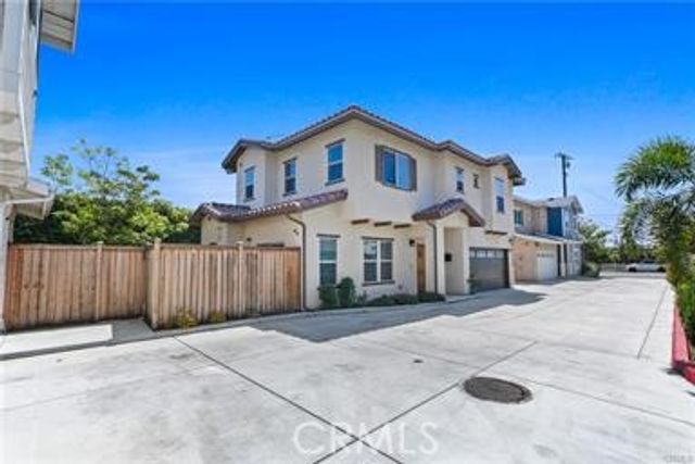 11613 216th, Lakewood, CA 90715