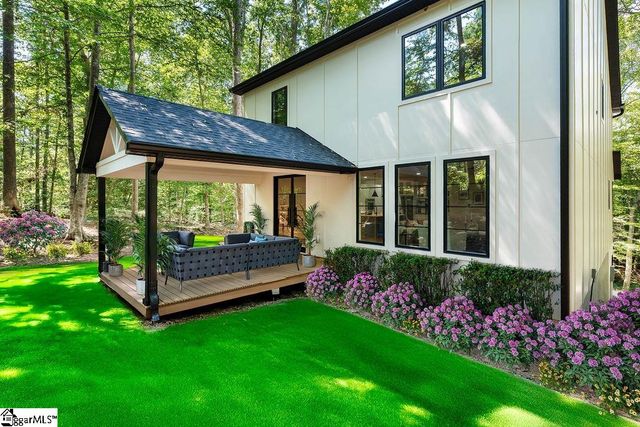 281 Loch Lomond Drive, Pickens, SC 29671