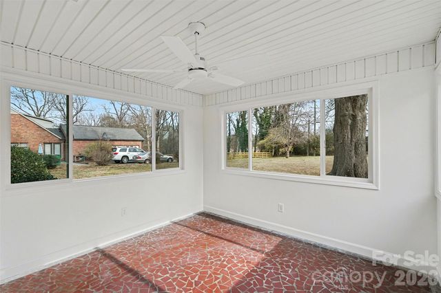 8616 Fallsdale Drive, Charlotte, NC 28214