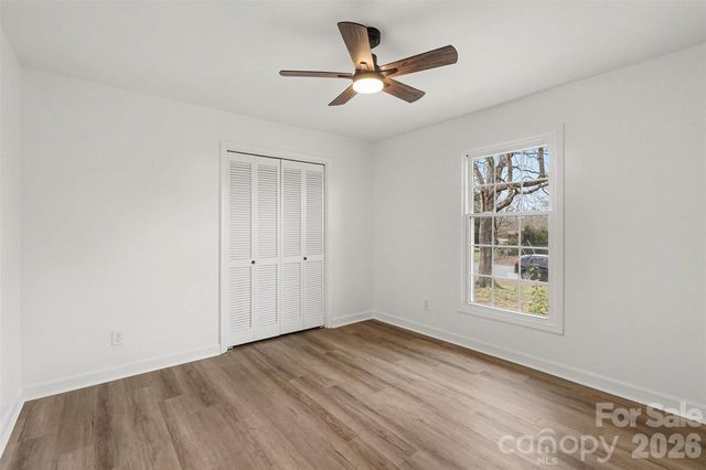 8616 Fallsdale Drive, Charlotte, NC 28214