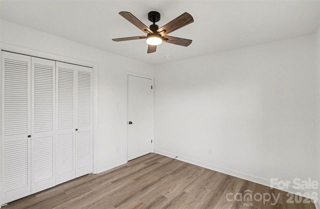 8616 Fallsdale Drive, Charlotte, NC 28214