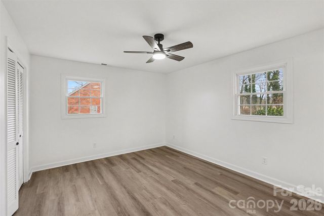 8616 Fallsdale Drive, Charlotte, NC 28214