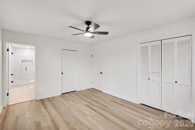 8616 Fallsdale Drive, Charlotte, NC 28214