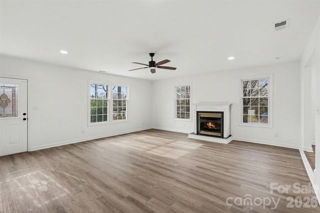 8616 Fallsdale Drive, Charlotte, NC 28214