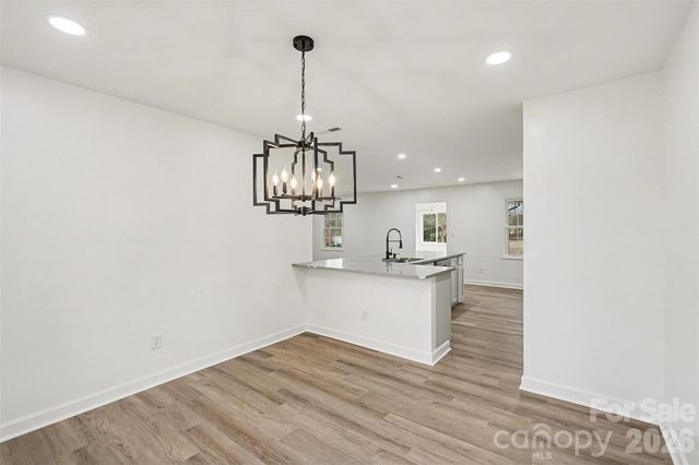 8616 Fallsdale Drive, Charlotte, NC 28214