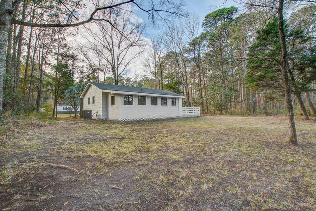 6144 Smith Road, Ravenel, SC 29470