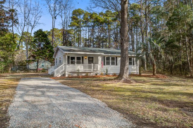 6144 Smith Road, Ravenel, SC 29470