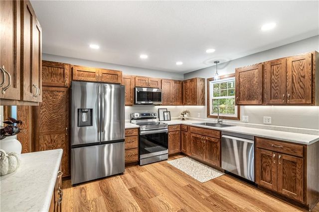 2950 E Benrud Lane, Eau Claire, WI 54701