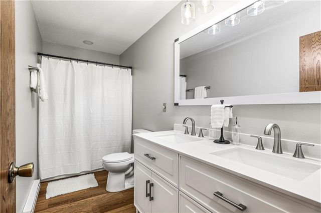 2950 E Benrud Lane, Eau Claire, WI 54701