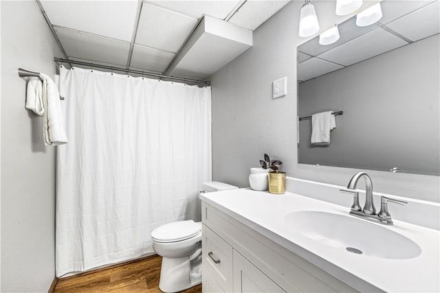 2950 E Benrud Lane, Eau Claire, WI 54701