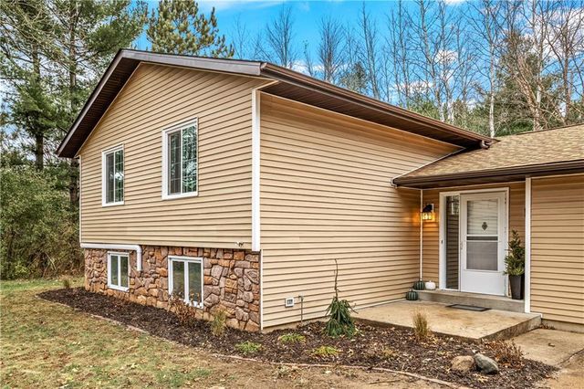 2950 E Benrud Lane, Eau Claire, WI 54701