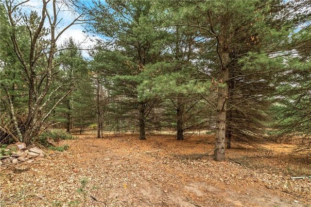 2950 E Benrud Lane, Eau Claire, WI 54701