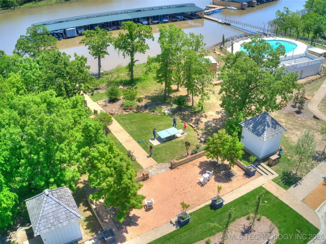 131 Lower Greenway, Carlton Landing, OK 74432