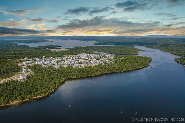 131 Lower Greenway, Carlton Landing, OK 74432