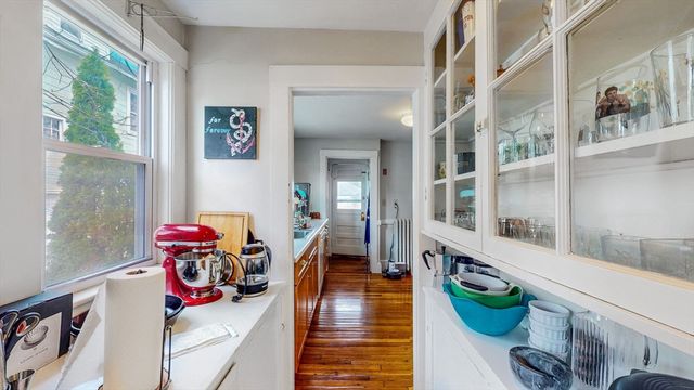 9 Fairview Ave, Watertown, MA 02472