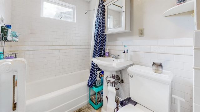 9 Fairview Ave, Watertown, MA 02472