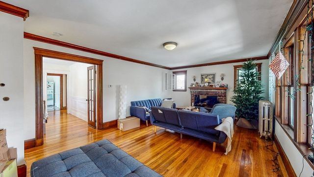 9 Fairview Ave, Watertown, MA 02472
