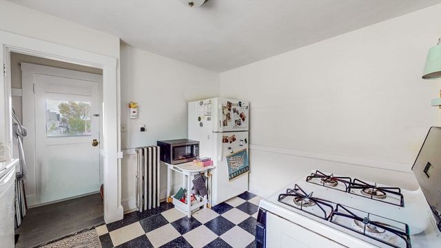 9 Fairview Ave, Watertown, MA 02472