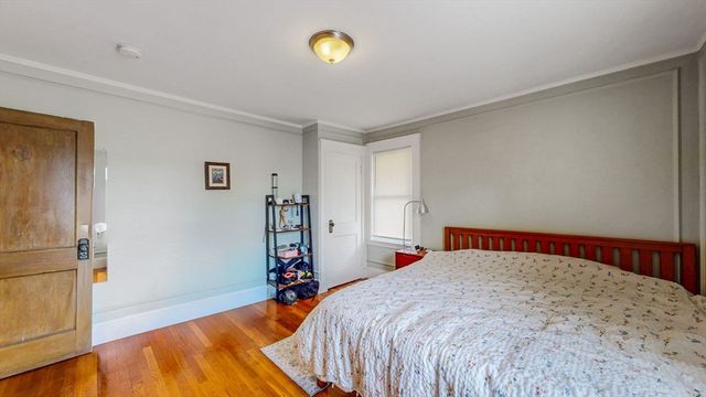 9 Fairview Ave, Watertown, MA 02472