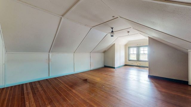 9 Fairview Ave, Watertown, MA 02472