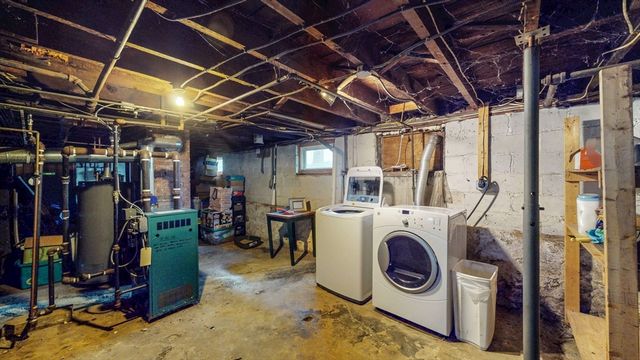 9 Fairview Ave, Watertown, MA 02472
