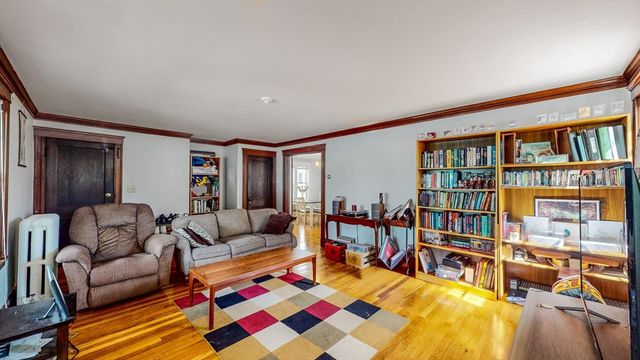 9 Fairview Ave, Watertown, MA 02472
