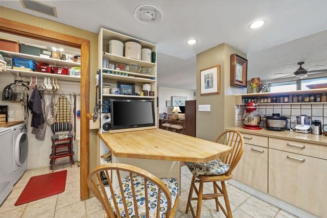 40 Village Rd 1006, Middleton, MA 01949