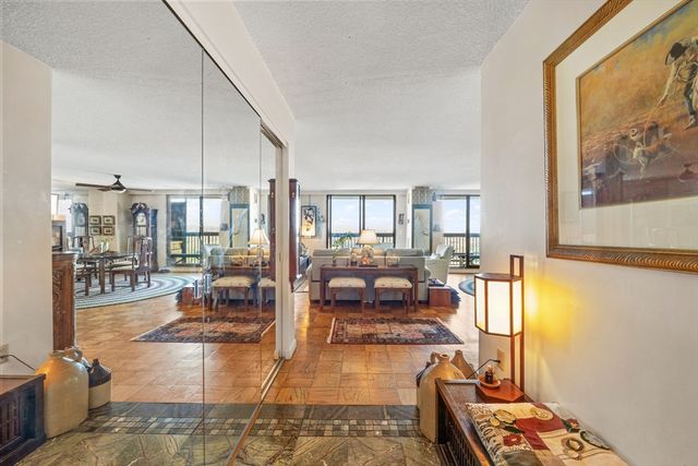 40 Village Rd 1006, Middleton, MA 01949