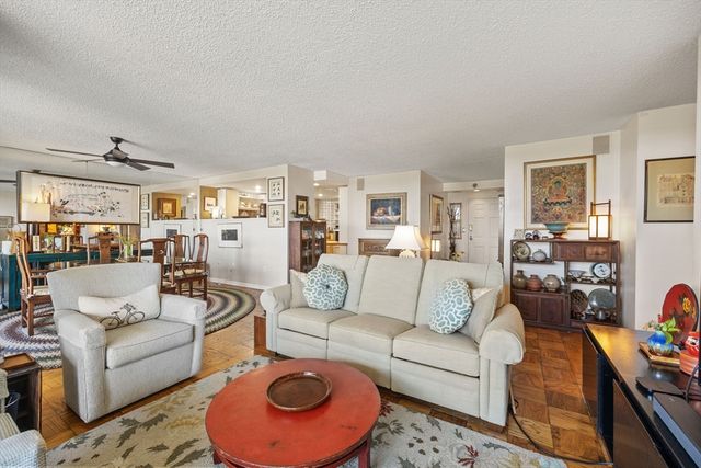 40 Village Rd 1006, Middleton, MA 01949