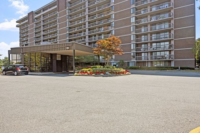 40 Village Rd 1006, Middleton, MA 01949