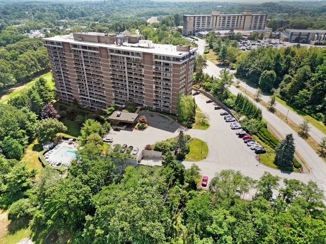 40 Village Rd 1006, Middleton, MA 01949