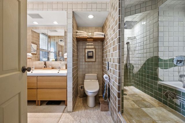 40 Village Rd 1006, Middleton, MA 01949