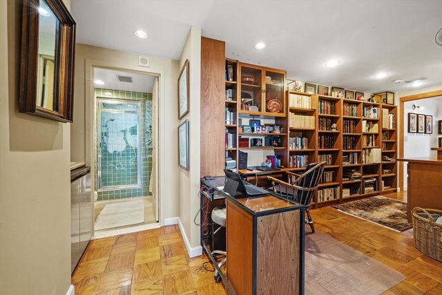 40 Village Rd 1006, Middleton, MA 01949