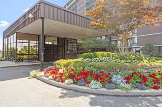 40 Village Rd 1006, Middleton, MA 01949