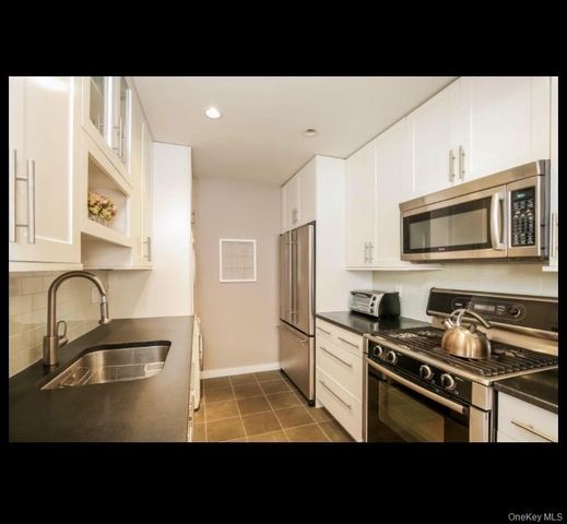 21 Hillside Terrace C, White Plains, NY 10601