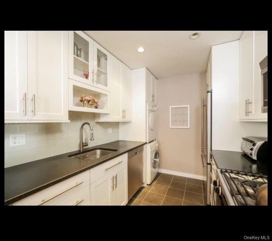 21 Hillside Terrace C, White Plains, NY 10601