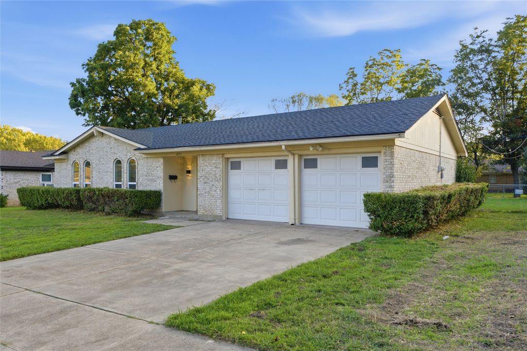 621 NW Barbara Lane, Burleson, TX 76028 — photo 2