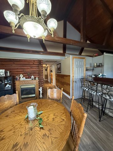 1408 Sue Ann Ln, Lafayette, TN 37083