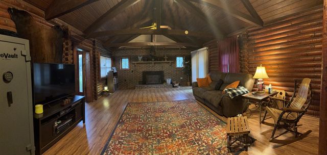 1408 Sue Ann Ln, Lafayette, TN 37083