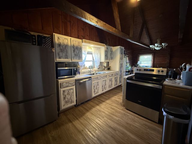 1408 Sue Ann Ln, Lafayette, TN 37083
