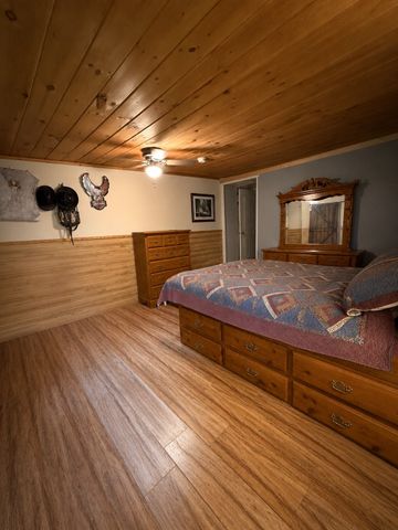 1408 Sue Ann Ln, Lafayette, TN 37083