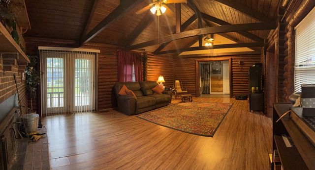 1408 Sue Ann Ln, Lafayette, TN 37083